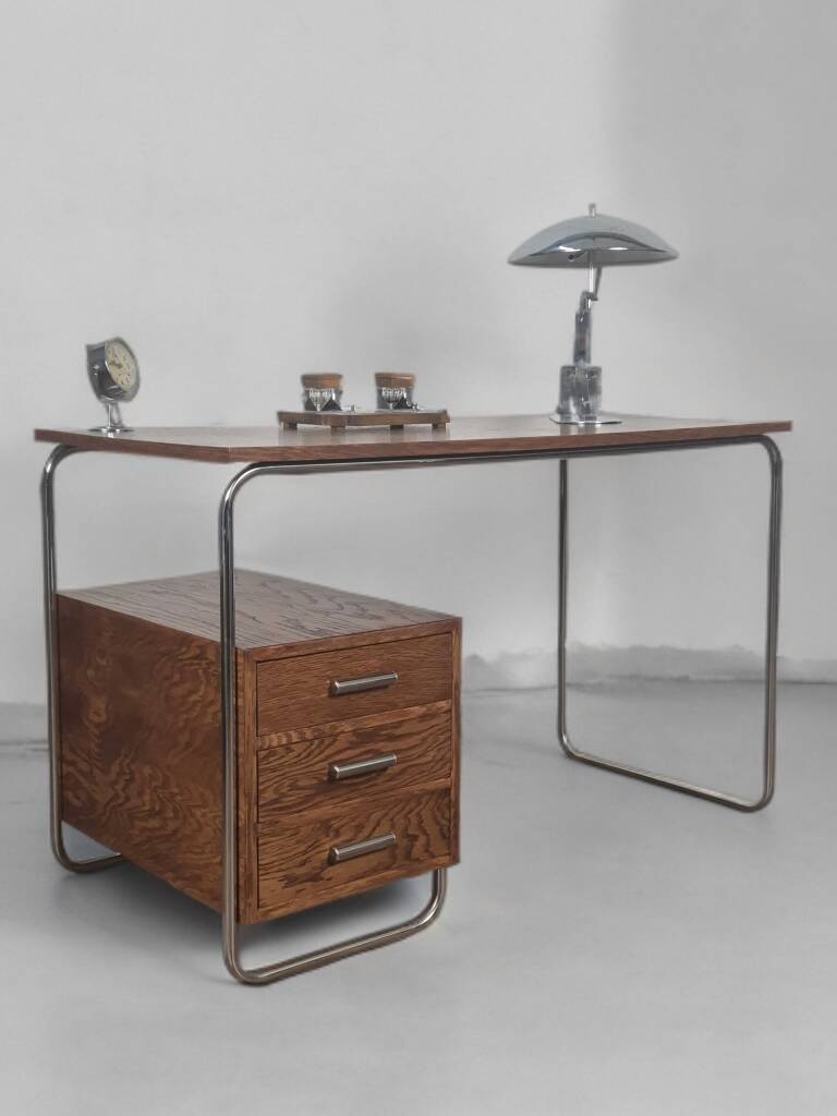 Bureau en noyer style Bauhaus Tchèque 1930s