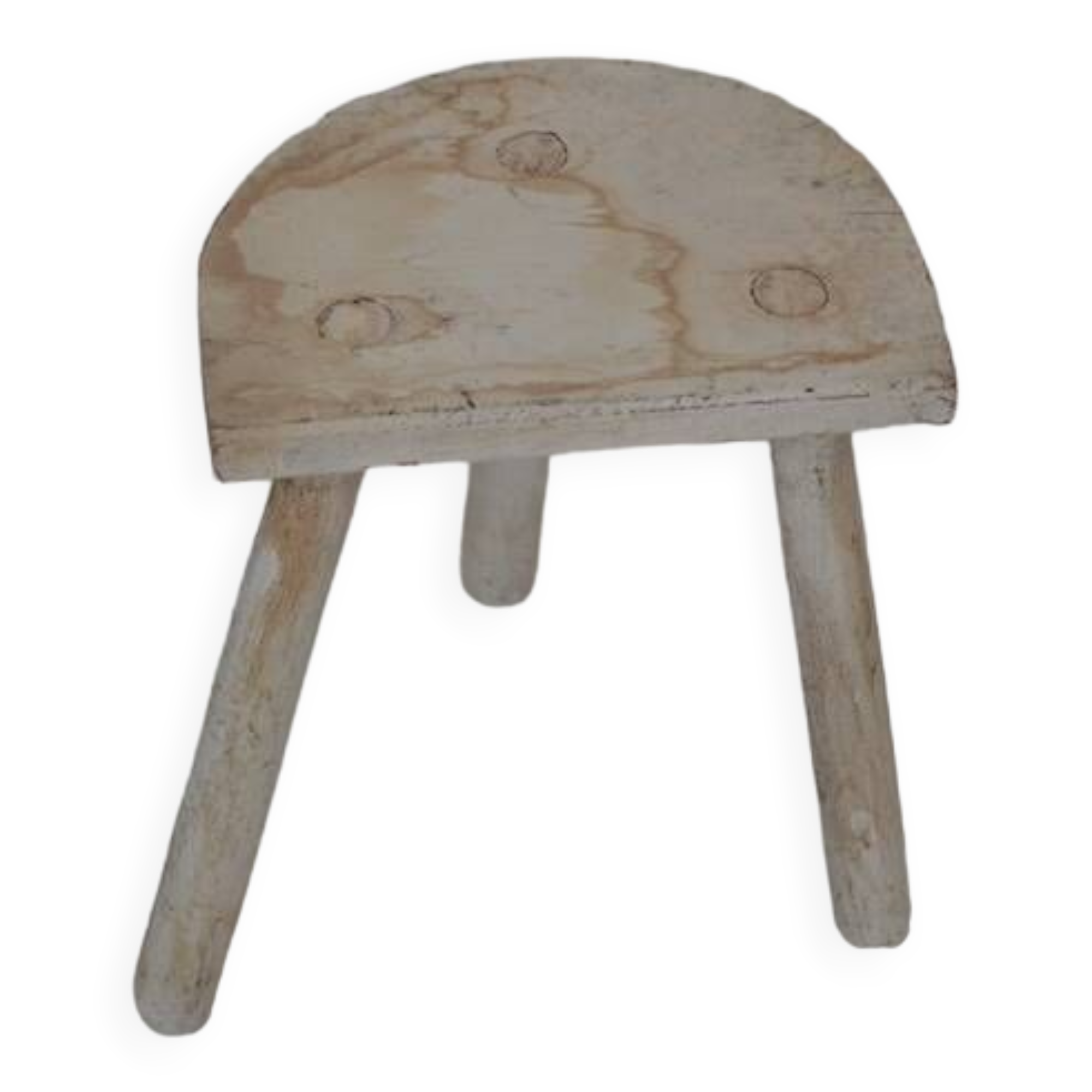 Half-moon tripod stool