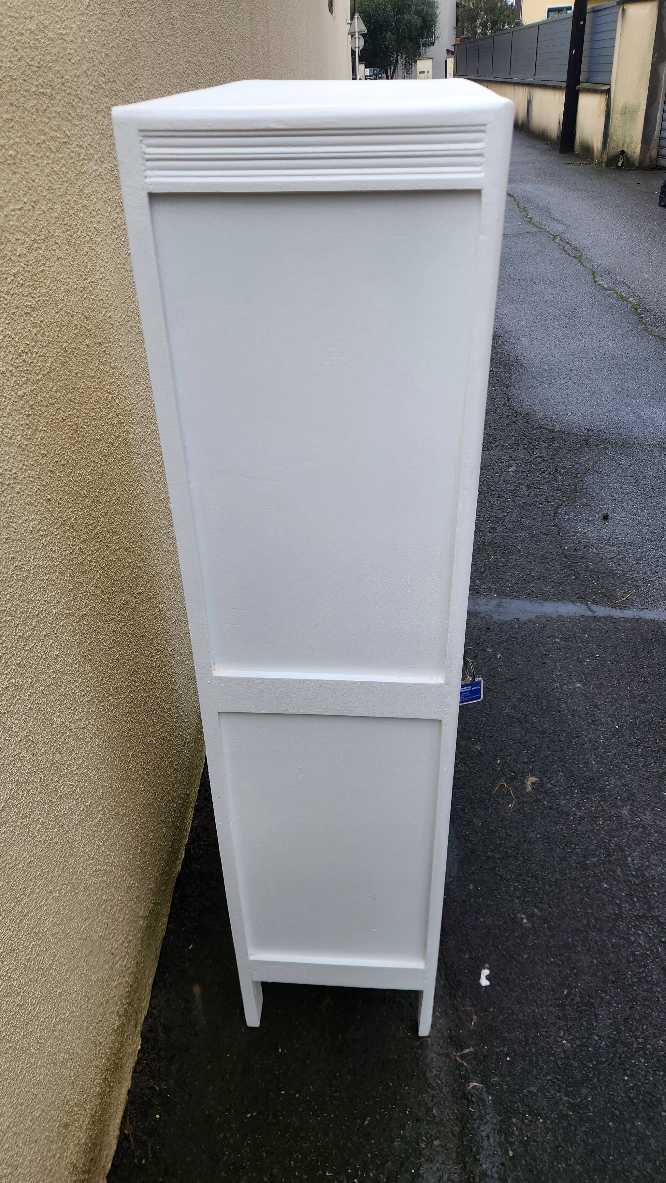 Parisian wardrobe in white wood