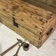 Malle ancienne rénovée en bois