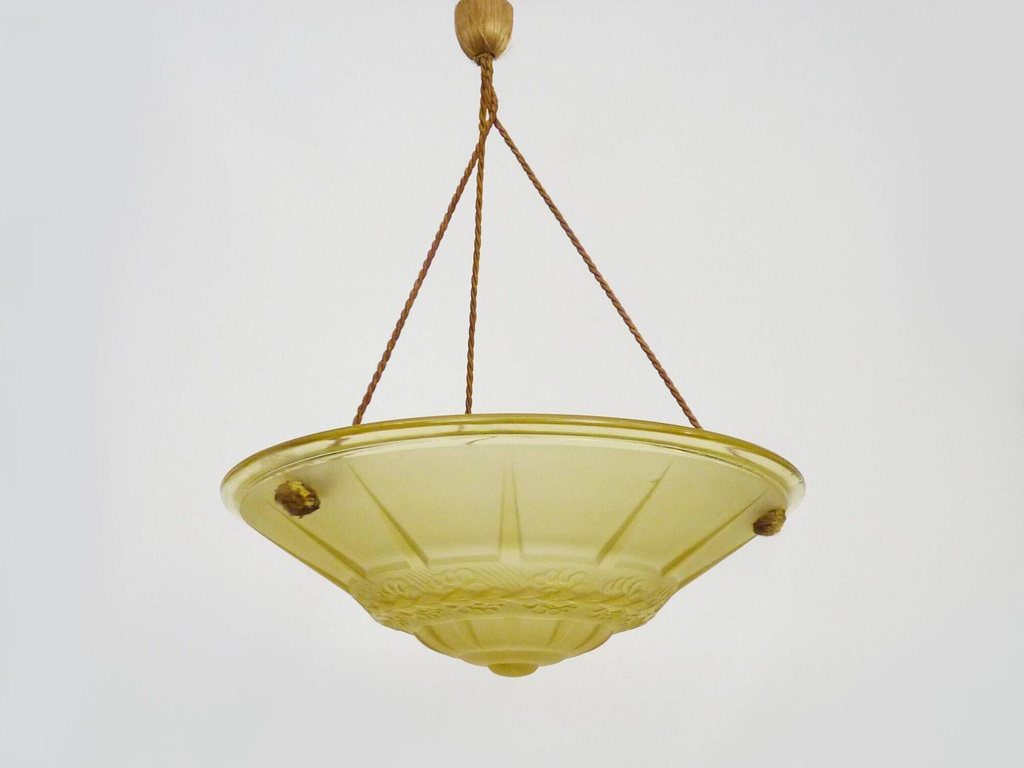 Old chandelier, Art Deco 1 light basin pendant light, in yellow glass paste. 1930s