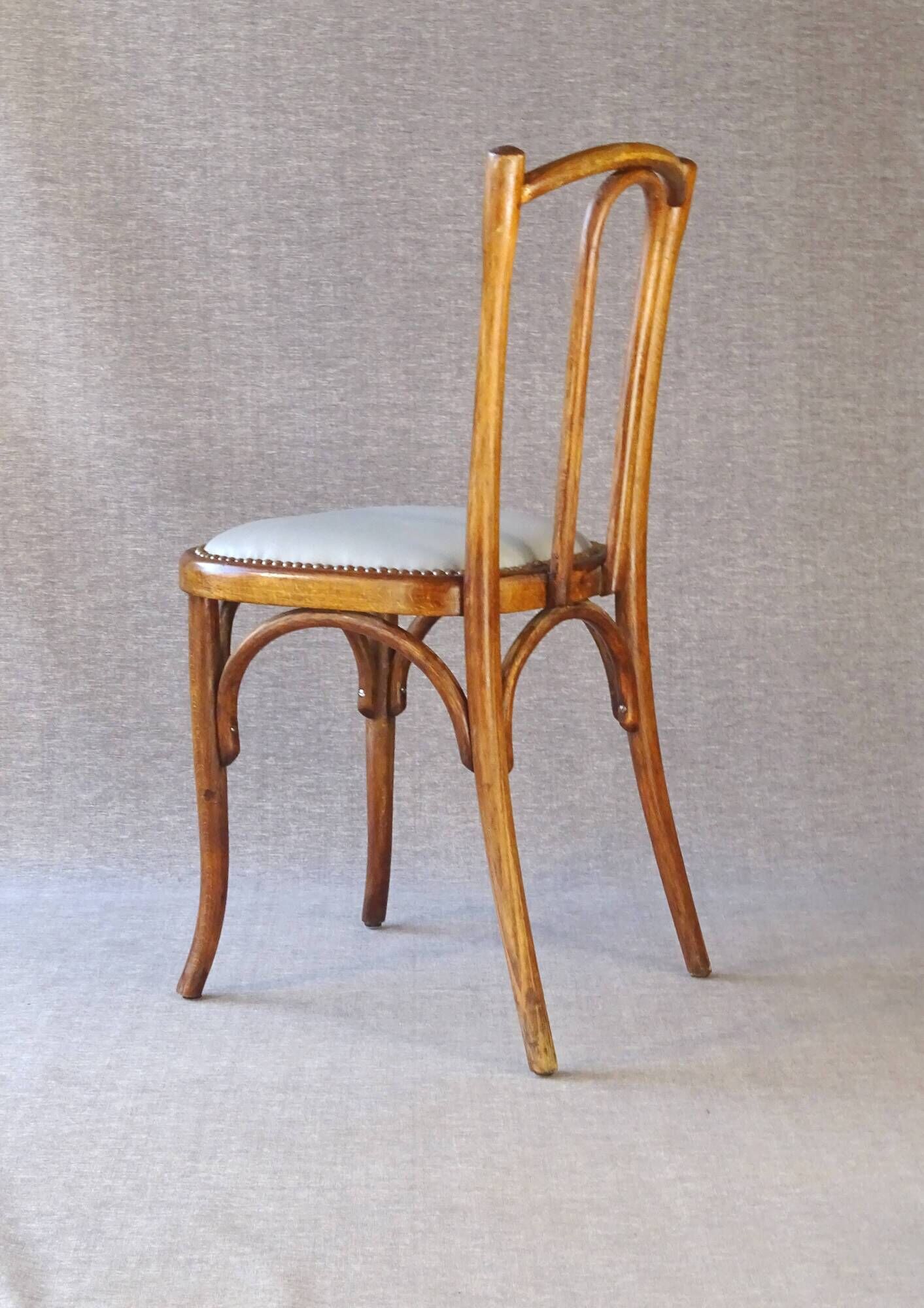 Chaise Baumann Bistrot N°56, vers 1925 assise cuir gris
