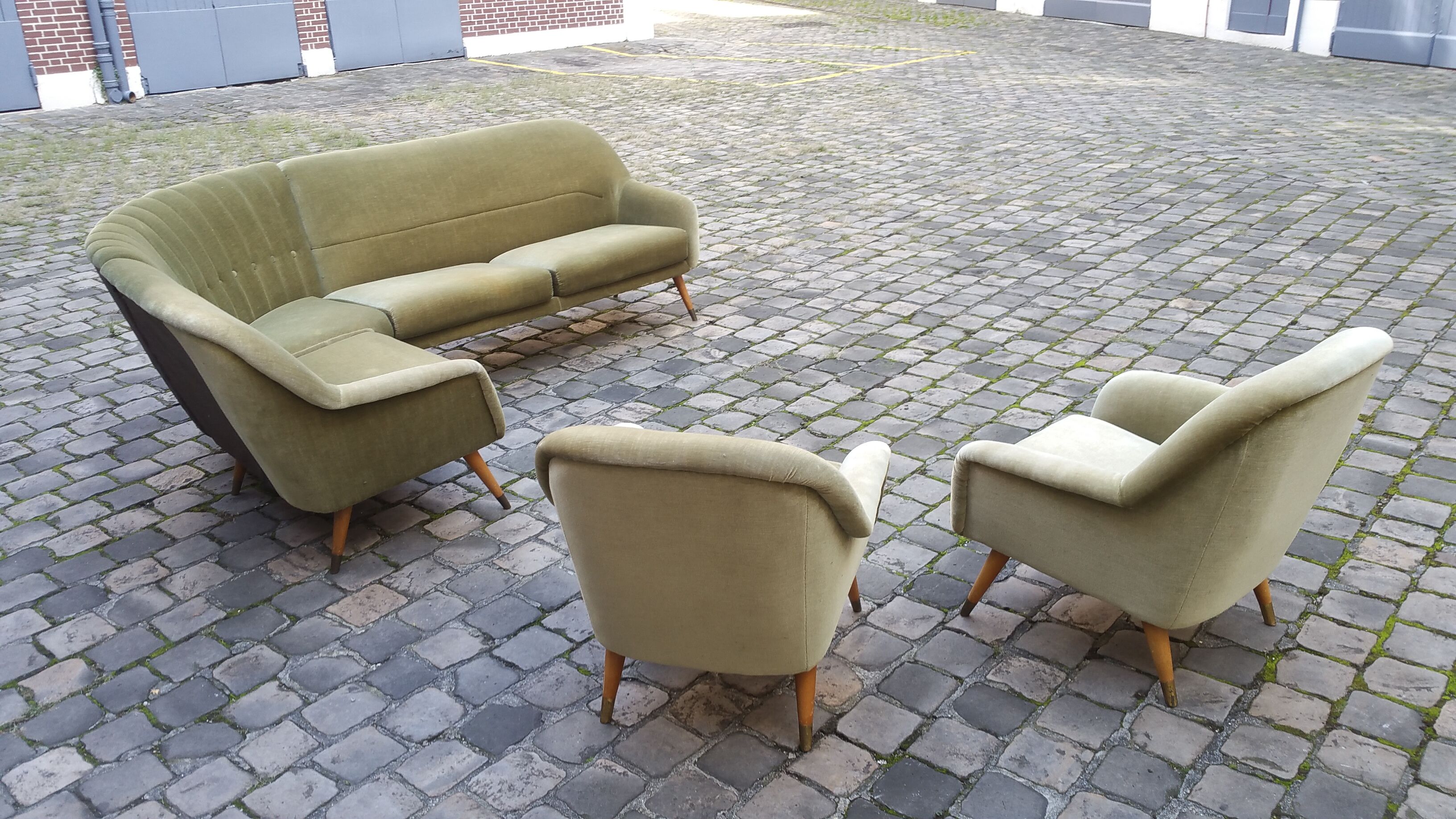 Danish chair club organic years soft 50 green glossy