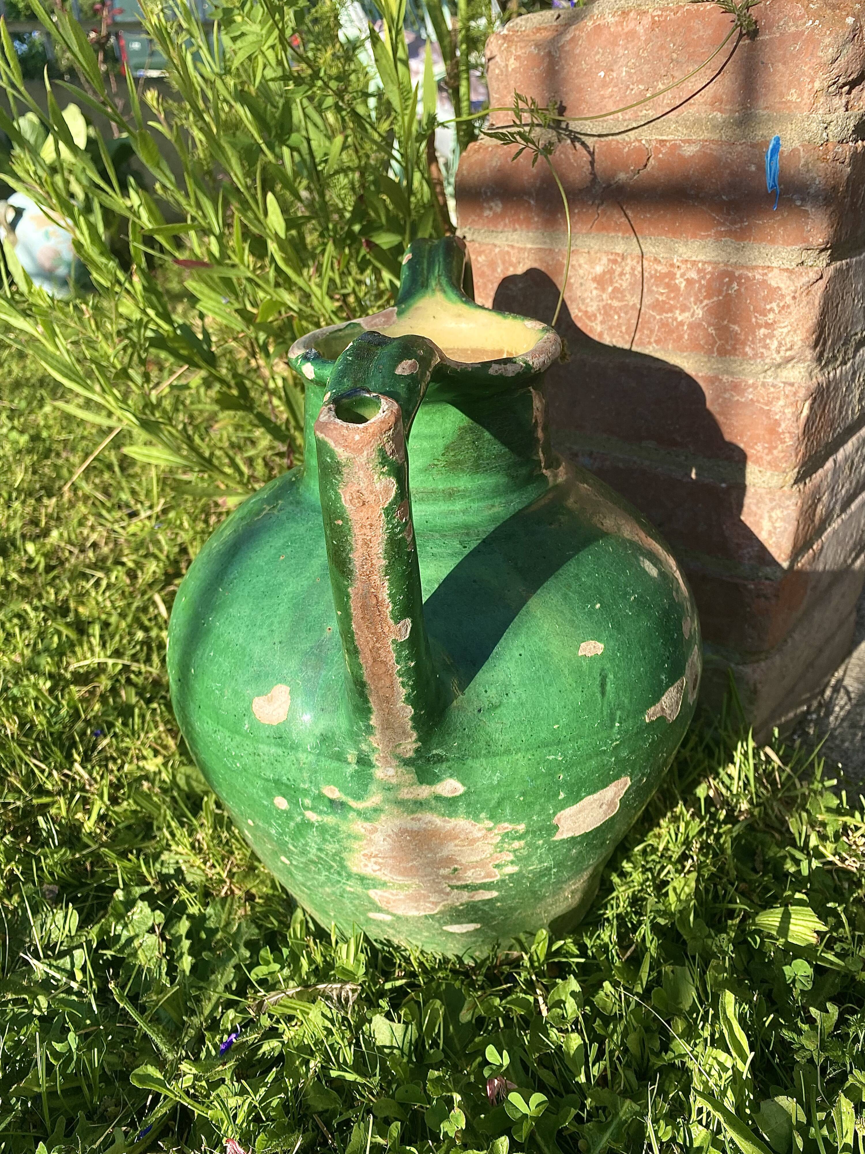 Ancien orjol en terre cuite vernissée vert sud ouest