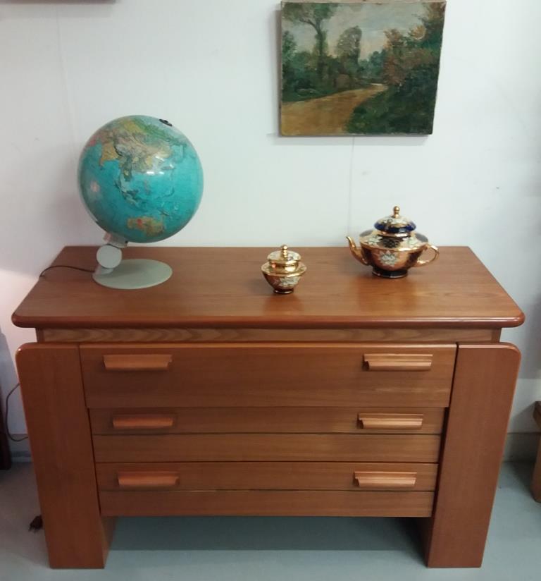 Oak-plated dresser 1980