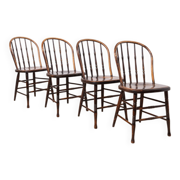 Ensemble de 4 chaises de salle à manger de style campagnard, dossier à barreaux, début du 20e siècle