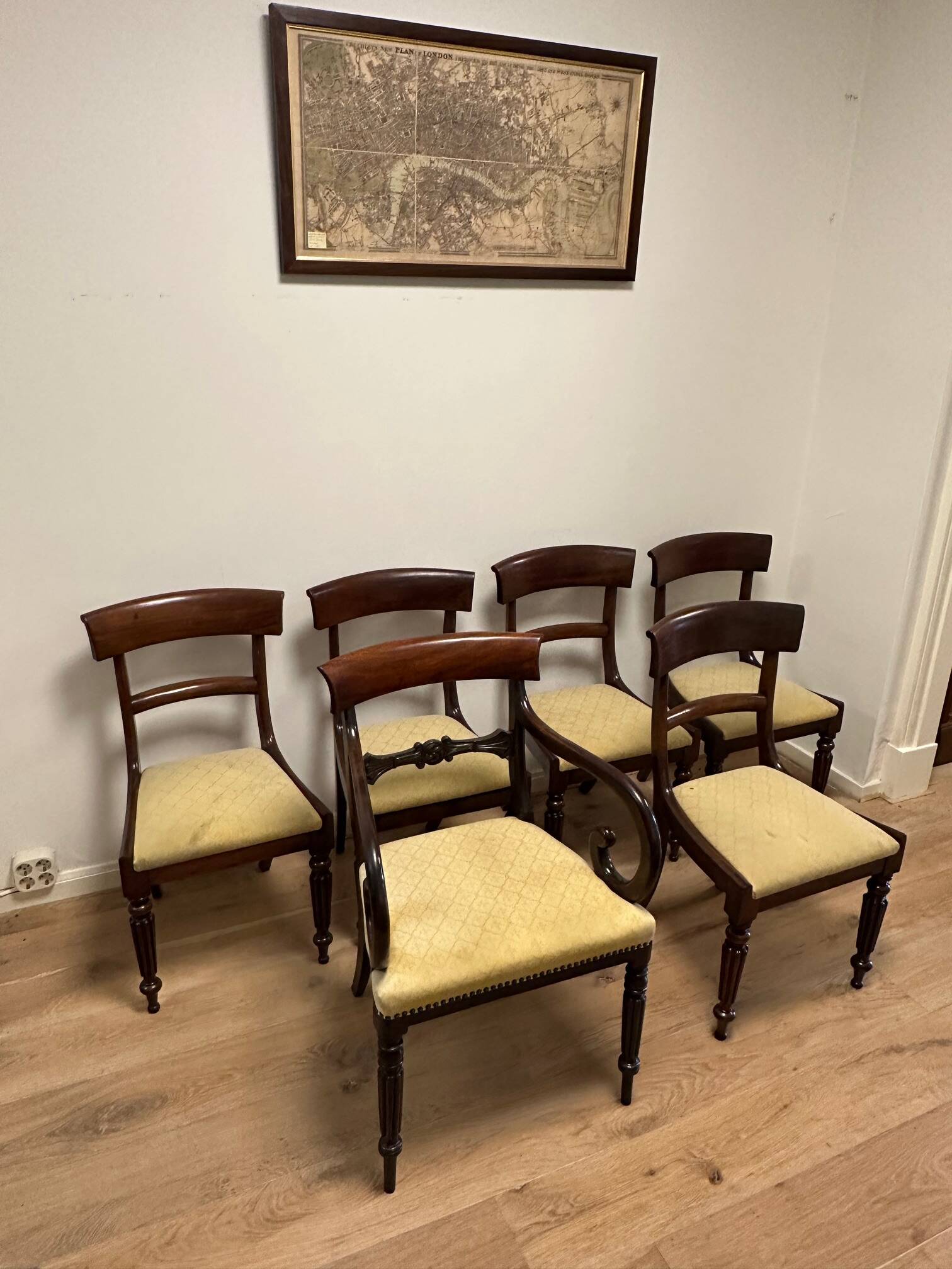 Set of 6 antique mahogany dining chairs