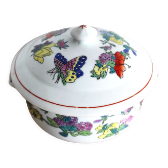 Chinese porcelain pot