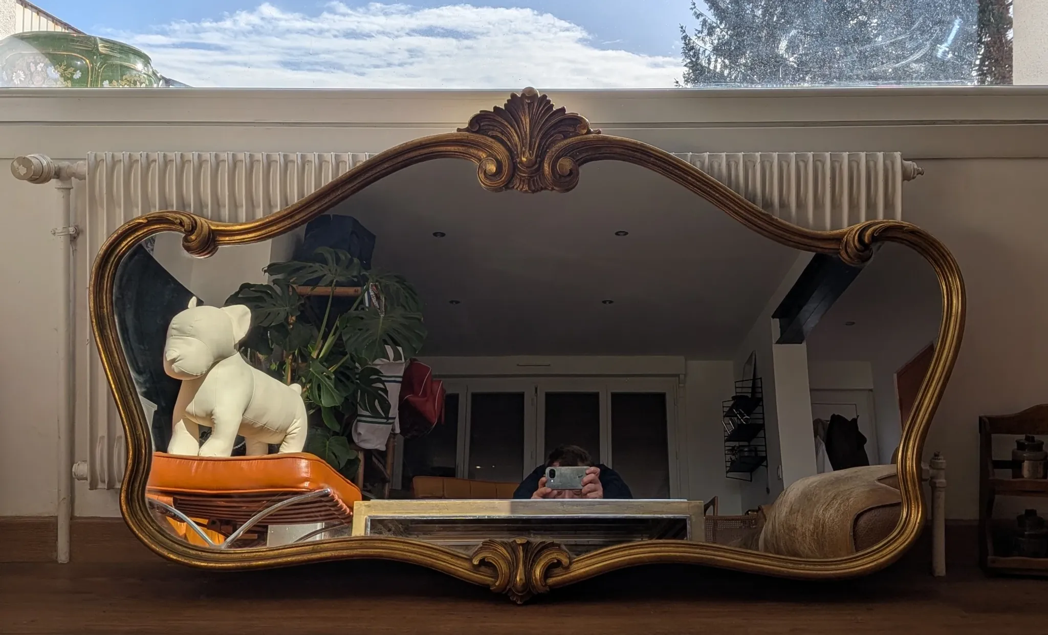 Large golden mirror in vintage Louis XV rocaille style, 144 cm