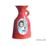 Vintage Français années 1960 Jean de Lespinasse, JdL 330, Vase ovale émaillé rouge avec portrait féminin.