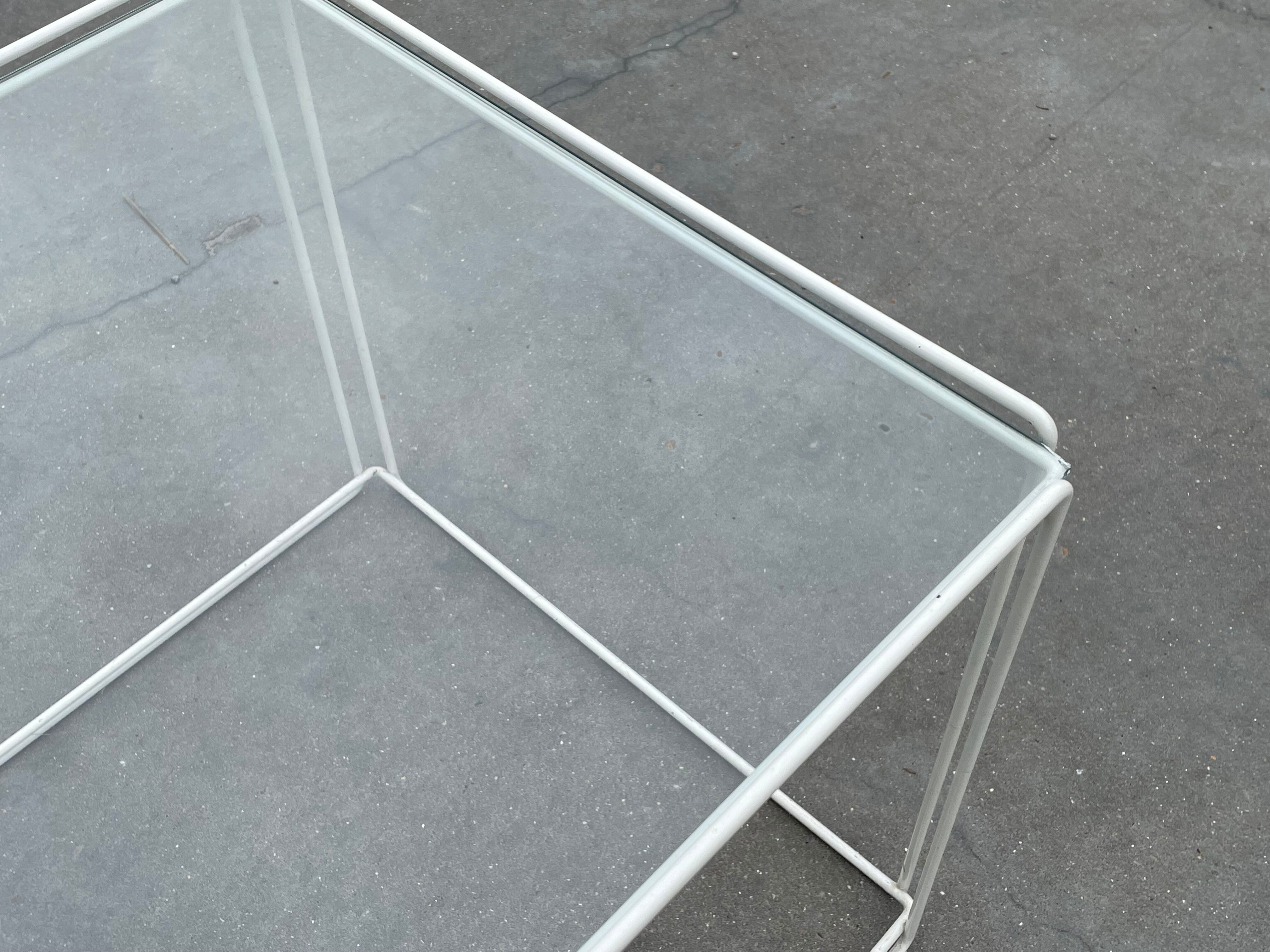 Pull out tables design Max Sauze, édited by Iscocèle