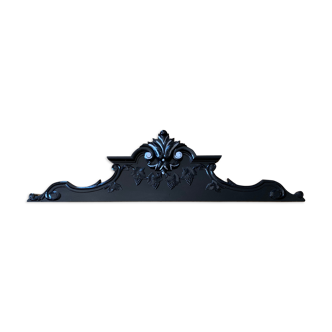 Ancient door fronton in solid wood