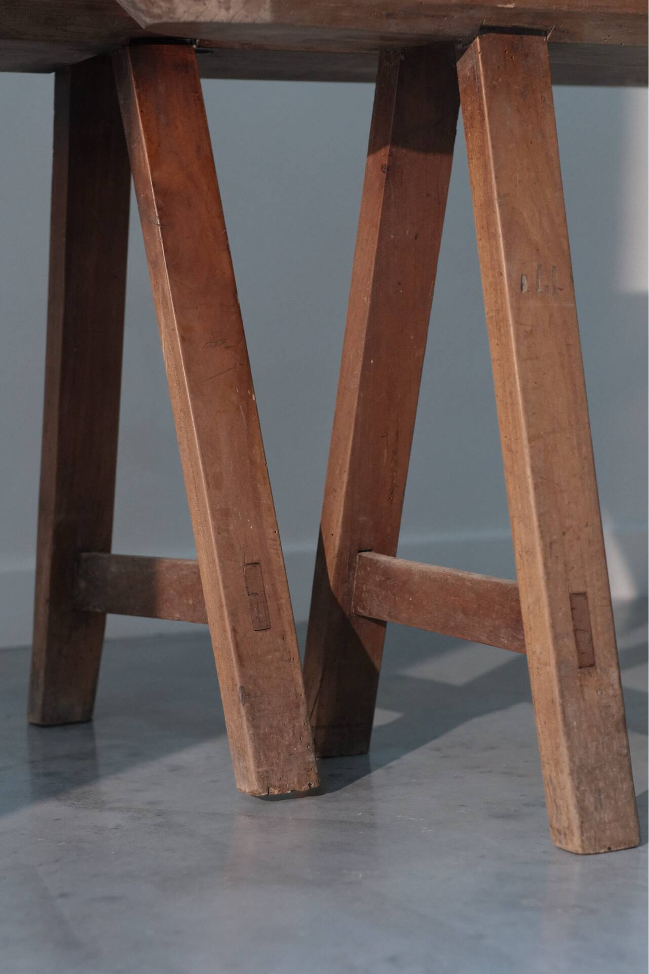 2 bancs de ferme en bois de cerisier