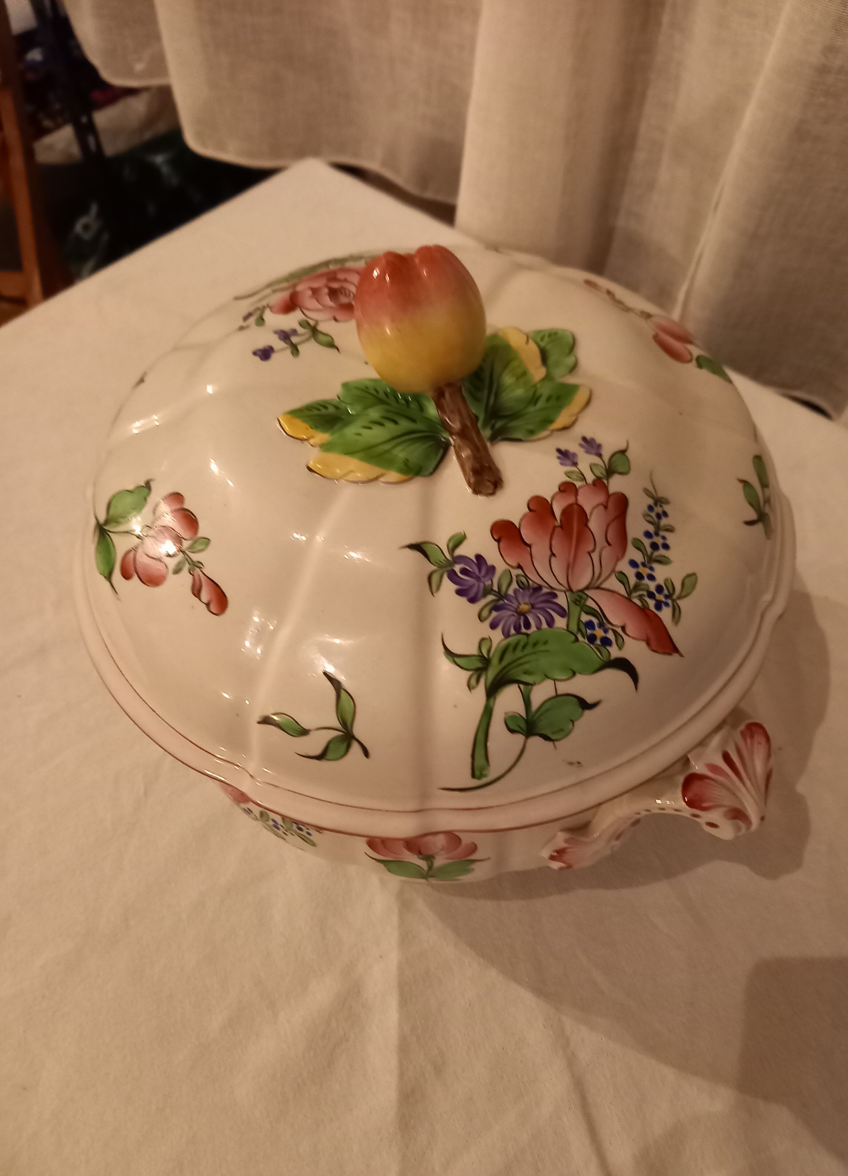 Tureen/vegetable Lunéville flowers (tulip - pink) early twentieth century
