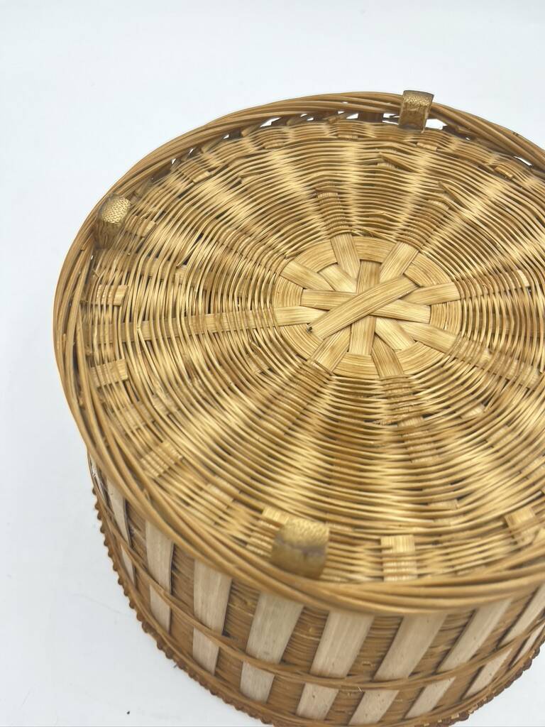 Wicker plant pot