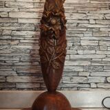 Grande lampe en bois florale sculpté 1960