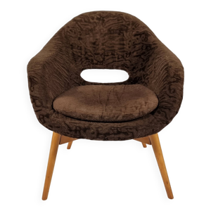 Shell armchair by Miroslav