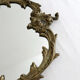 Miroir classique rocaille en laiton doré vintage