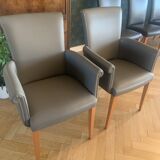 set of 6 (4 chairs and 2 armchairs) "vittoria" by Poltrona Frau.