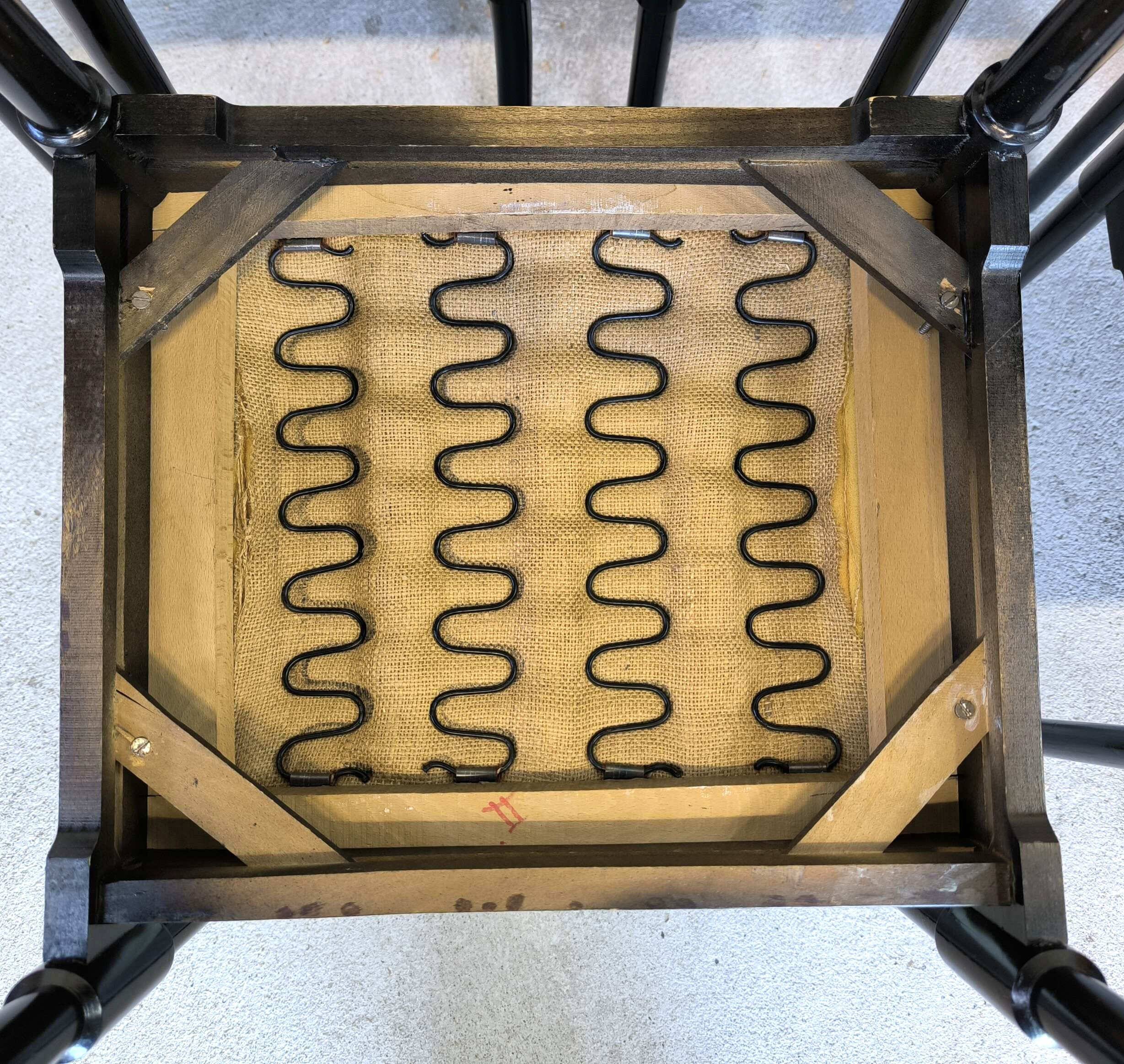 6 black lacquered wooden chairs