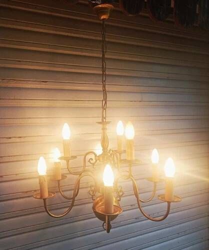 Important 9-light chandelier in Dutch style with 2 levels in brass - in working condition.