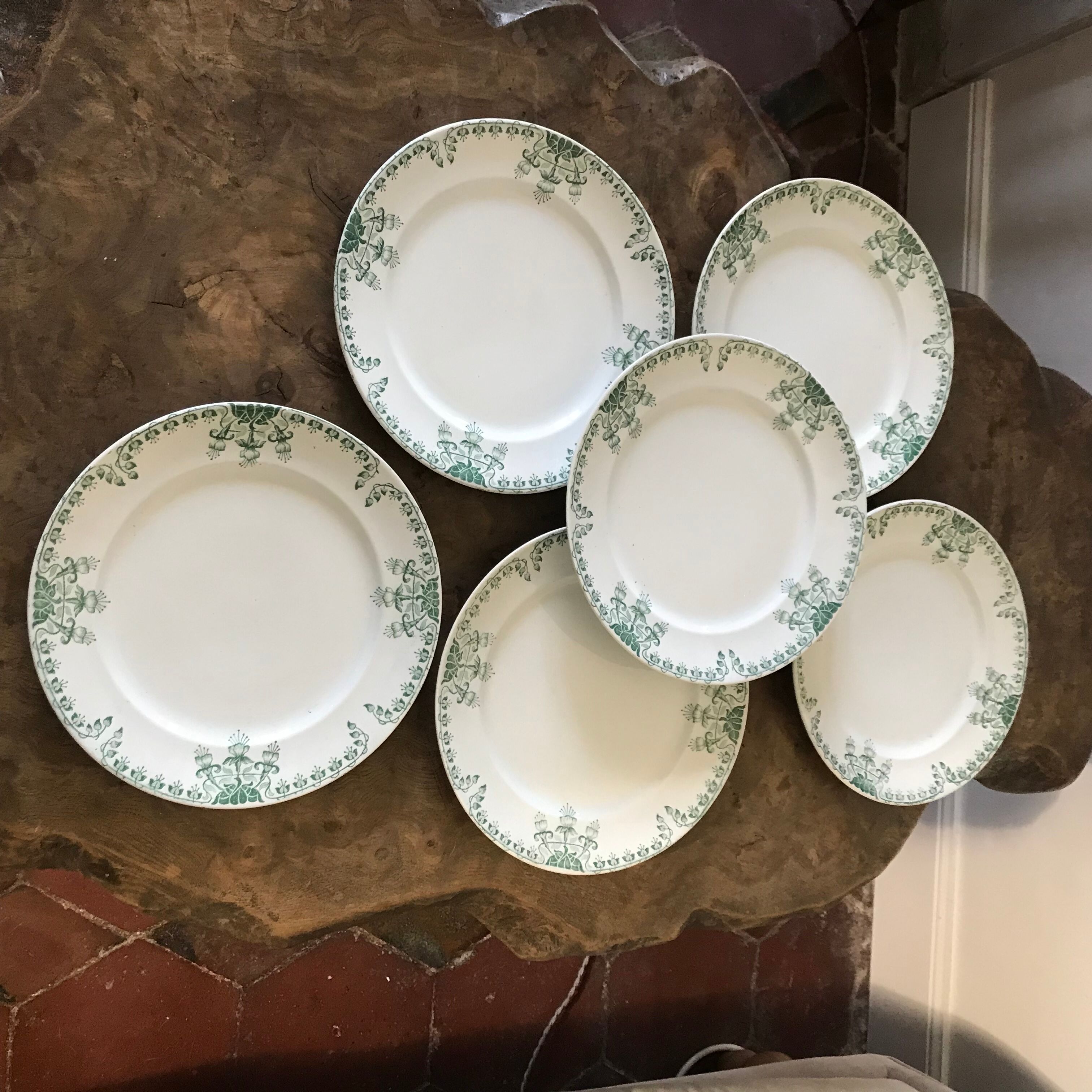 Set of 12 Terre de fer Fushia/Onnaing mixed plates