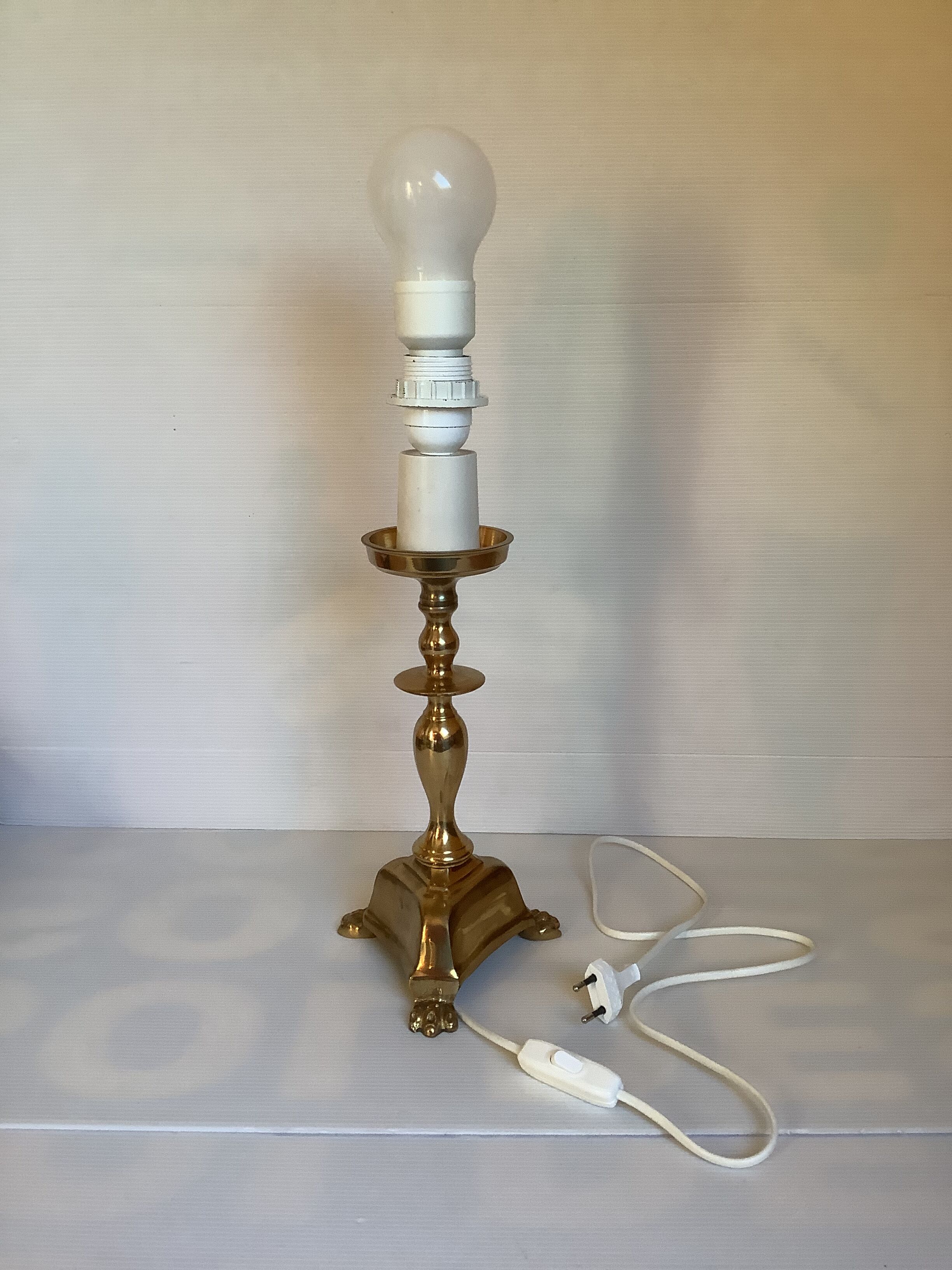 Brass lamp with lion claw feet Italy