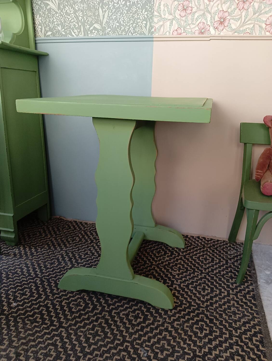 Bistro table