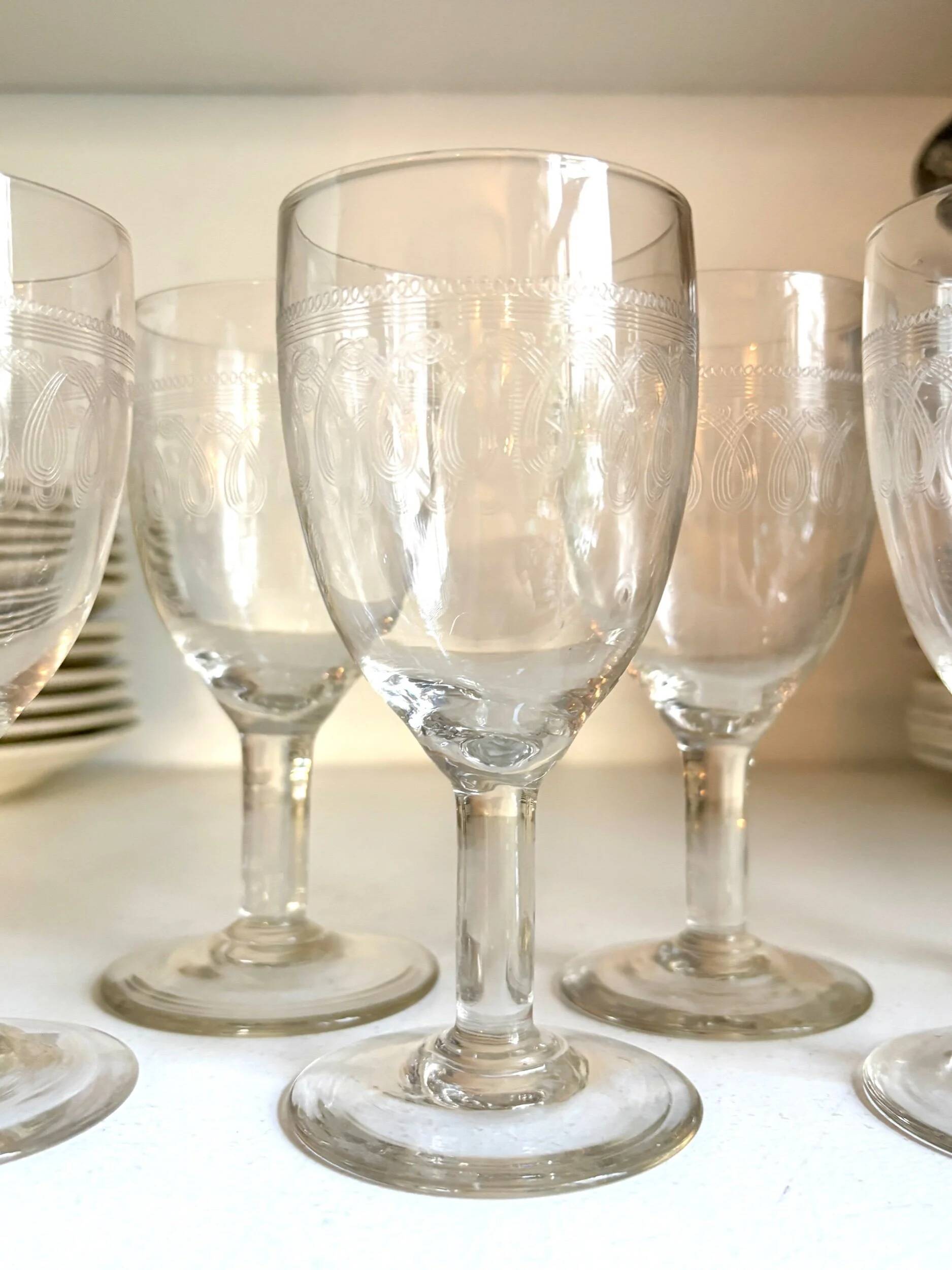 6 verres à pied en cristal guilloché