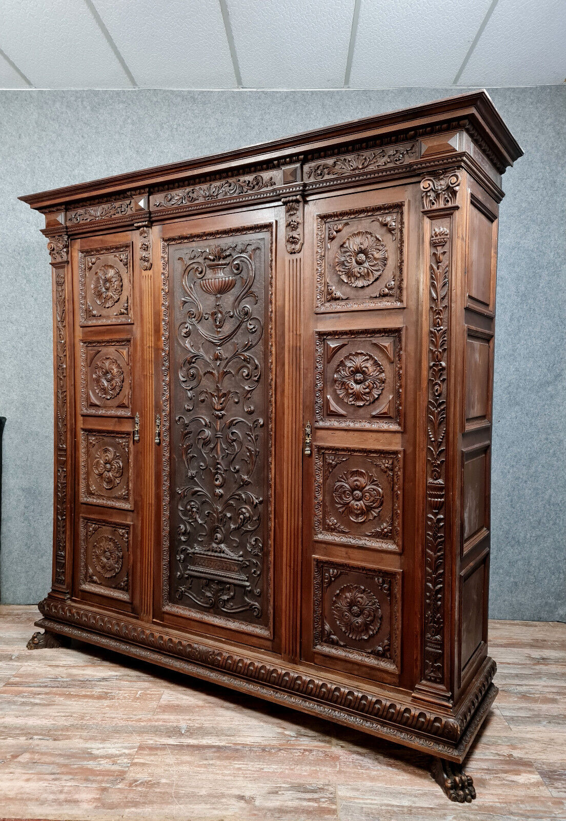 Renaissance style wardrobe in solid walnut circa 1850-1880