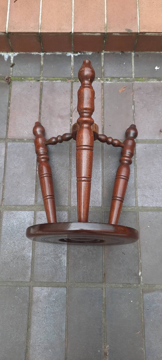 Tripod stool