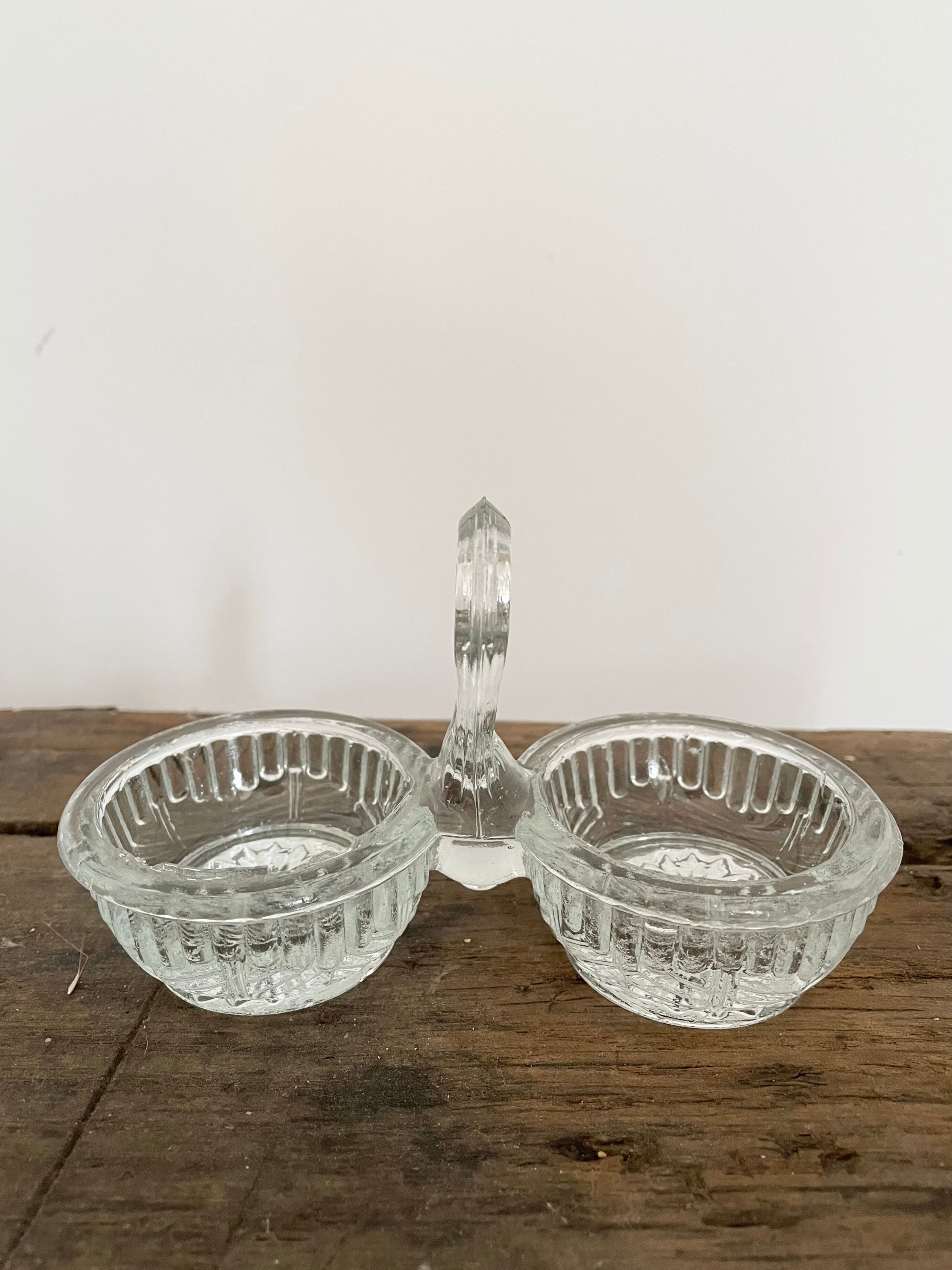 Glass pepper salt shaker