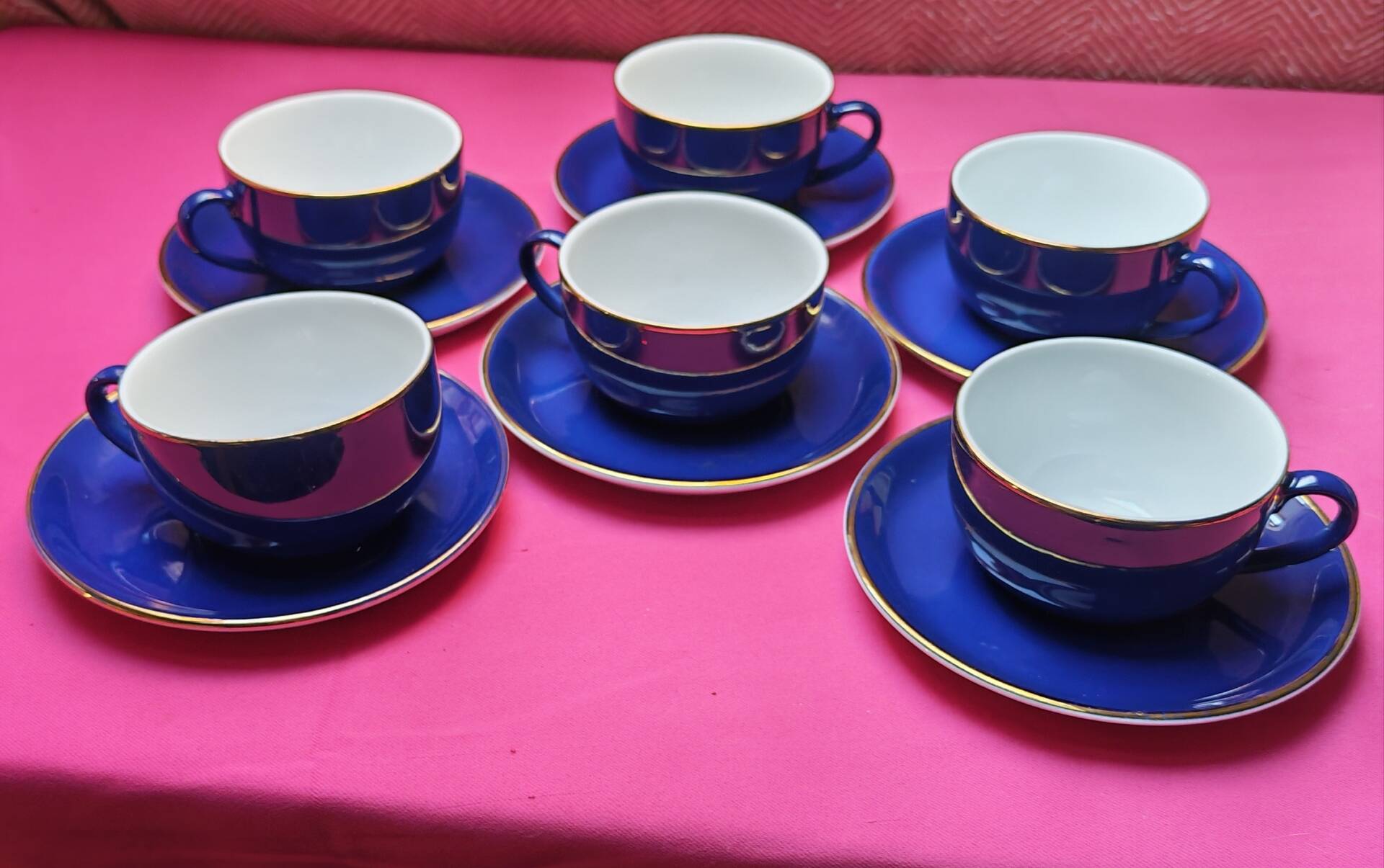 Service of 6 cups and saucers in cobalt blue with gold trim - Mitterteich