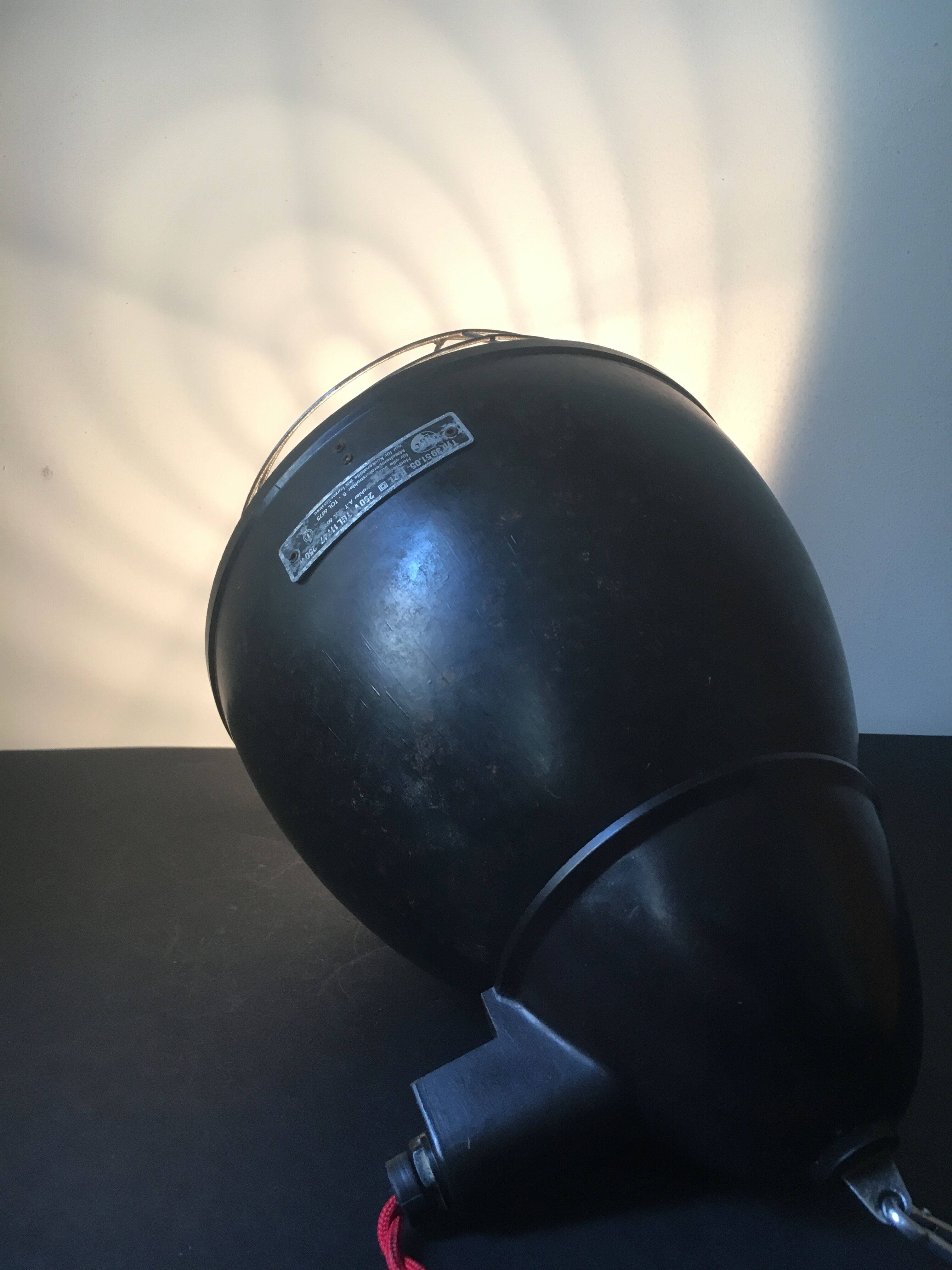 Old german bakelite round suspension