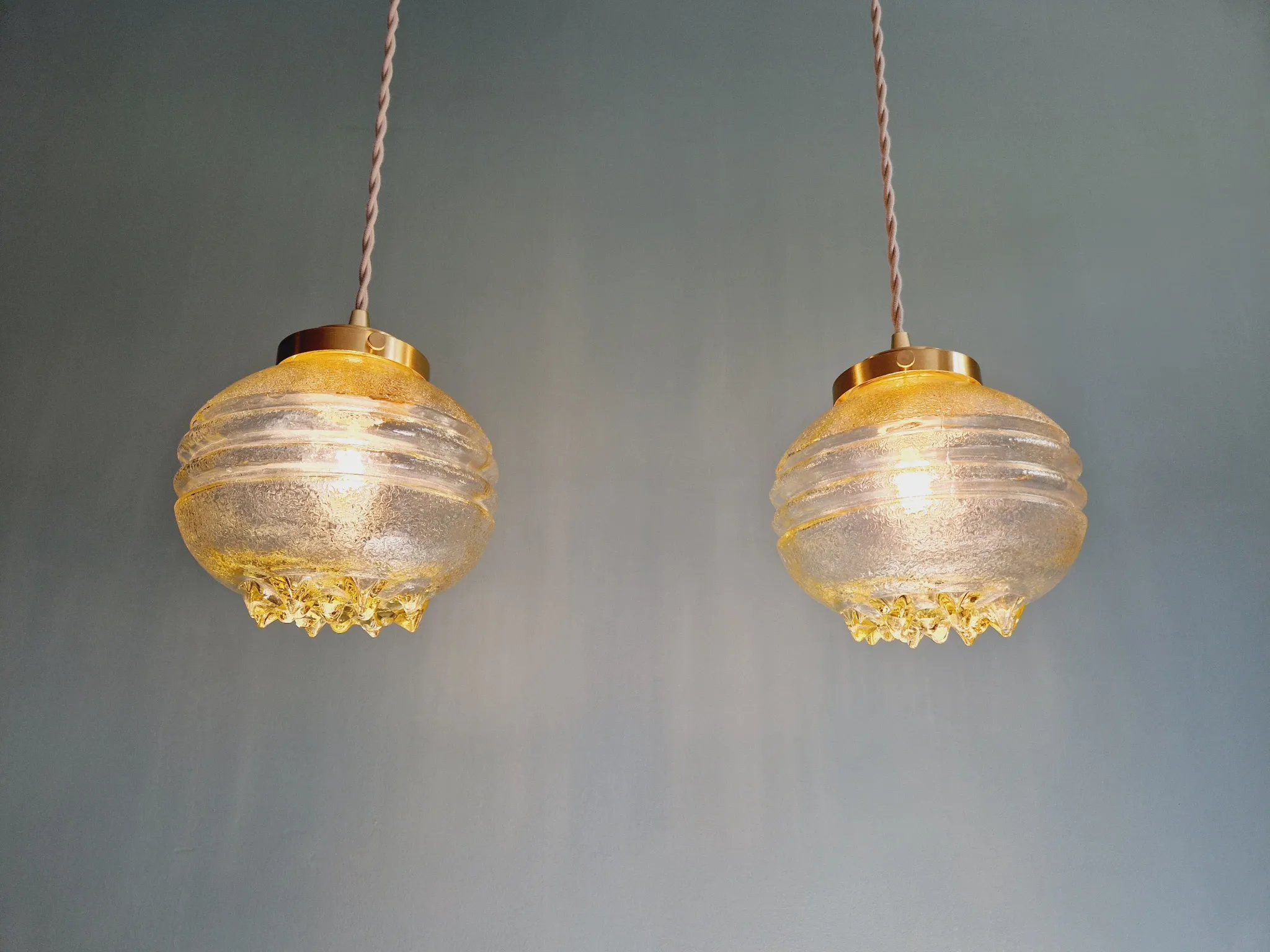 Suspension Space Age in transparent yellow glass, 1970 (10 available)