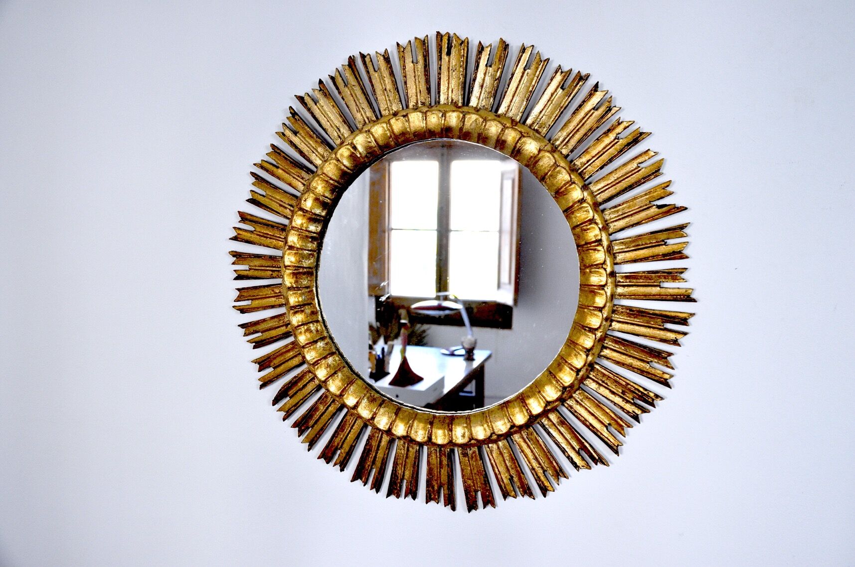 Miroir soleil en bois dorée, mid century, 63cm