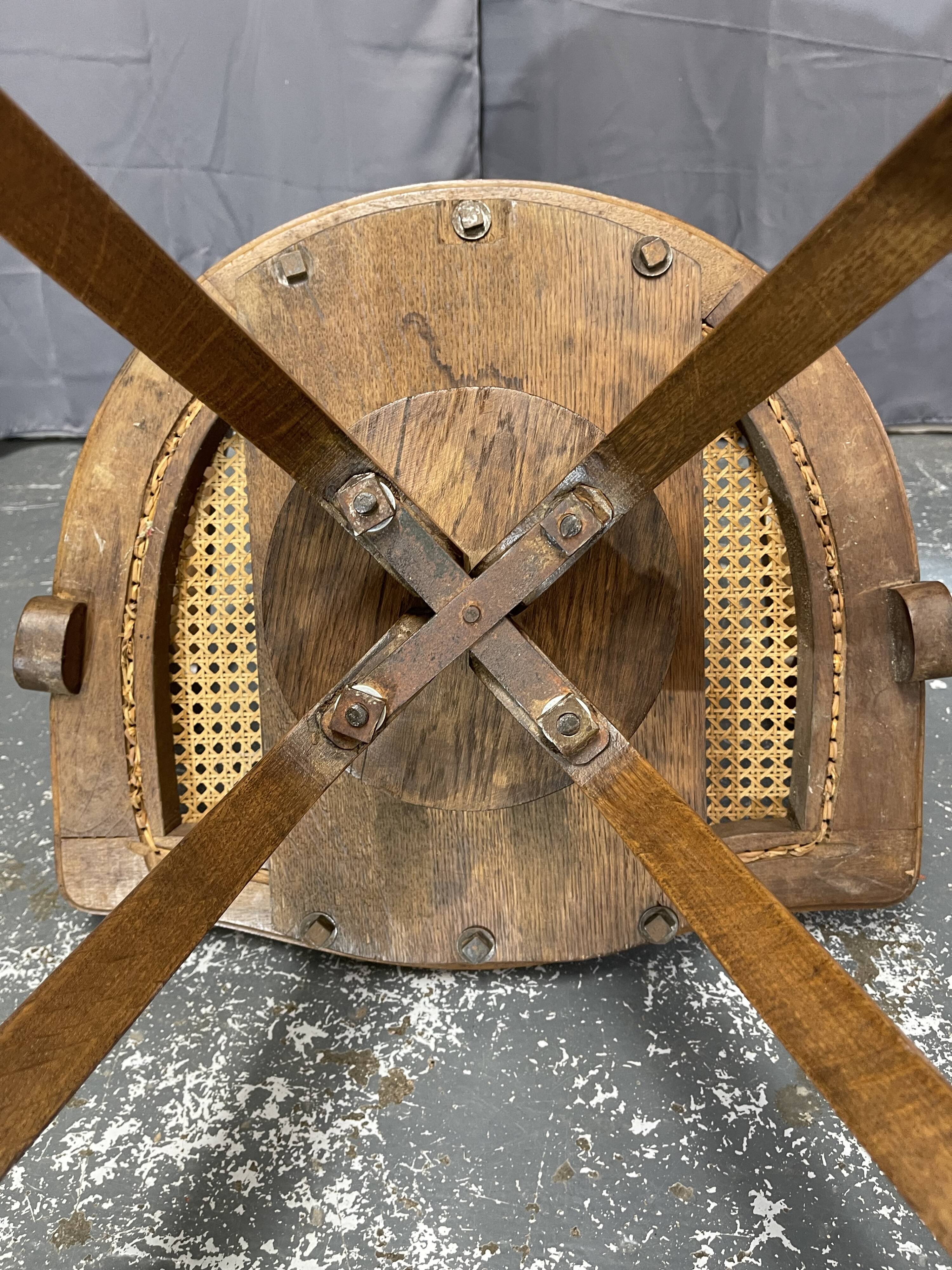 Fauteuil de bureau américain canné époque 1900