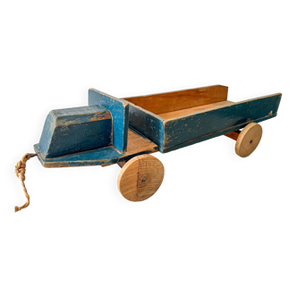 Dump truck. In blue colored wood. 30s-40s