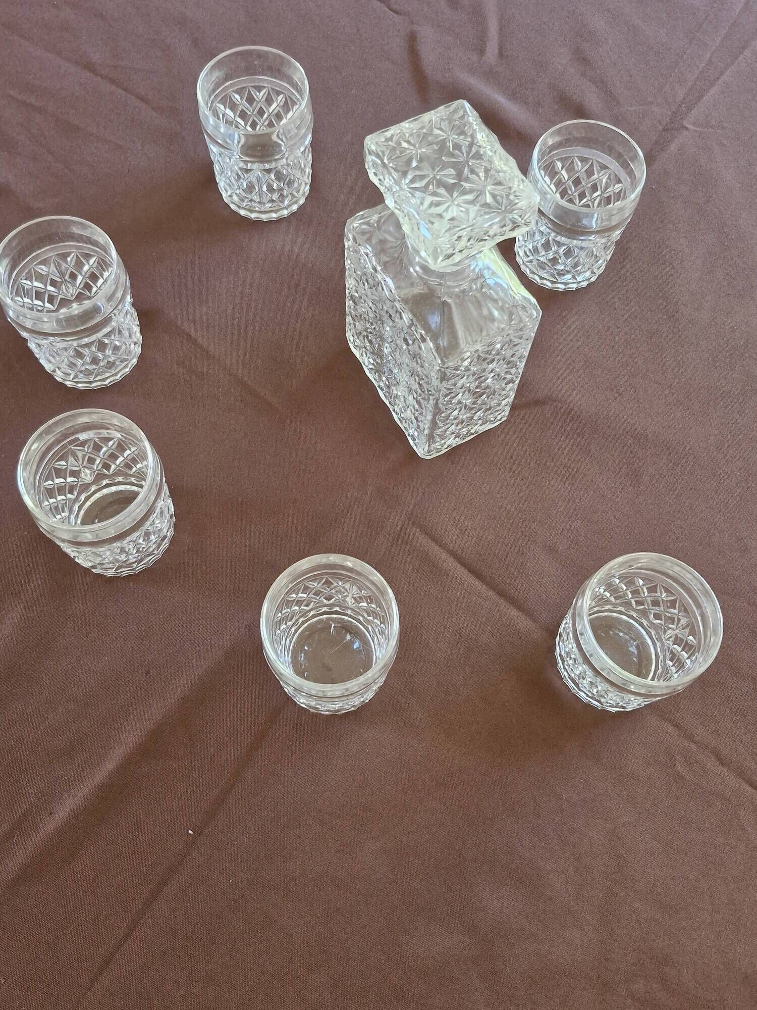 Vintage whisky service in cut glass – decanter and 6 glasses –