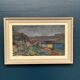 Huile sur toile suédoise d'époque mi-siècle – « Village » par Gustav Adolf Johansson – Vintage et encadrée – Environ 35,5 × 52,5 cm (14" × 20,7")