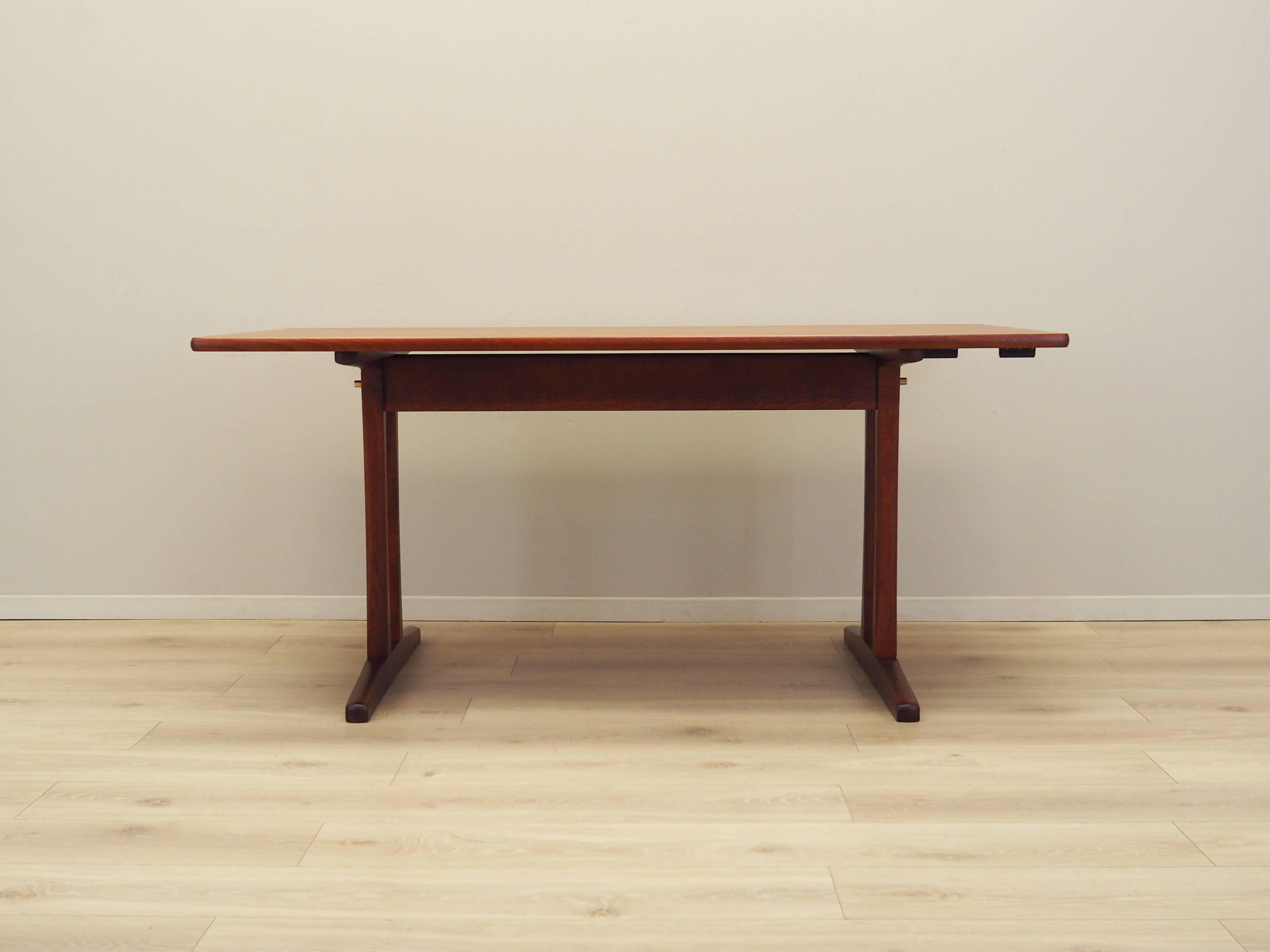 Table danoise en teck par Børge Mogensen pour FDB, années 1960