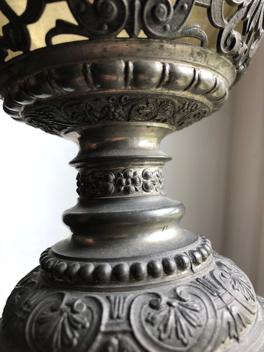 Aiguière étain et verre soufflé XIX style renaissance