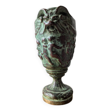 Vase tête de diable en bronze