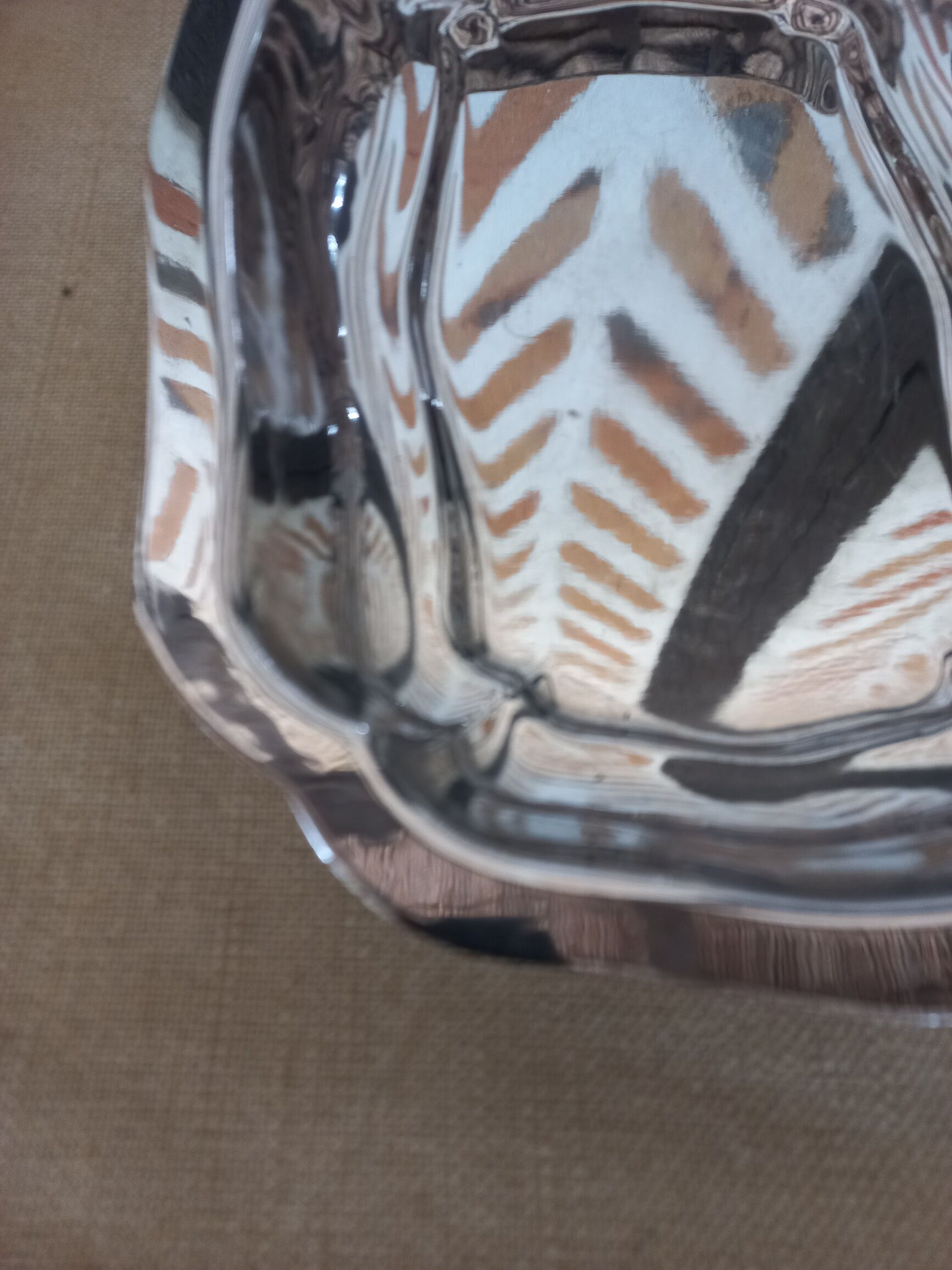 Set of 2 stainless steel hollow dishes