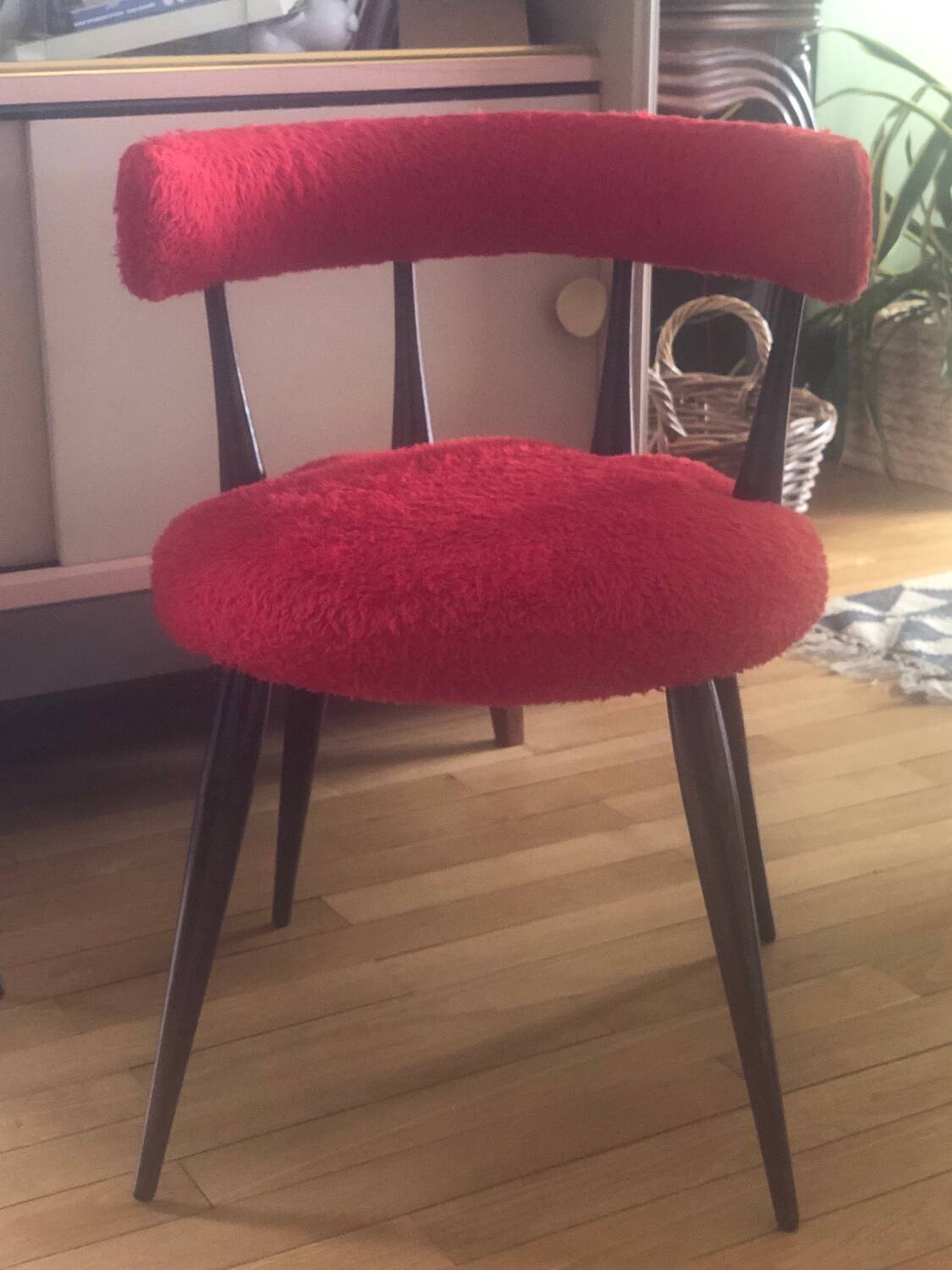 Vintage chairs upholstered in red fur