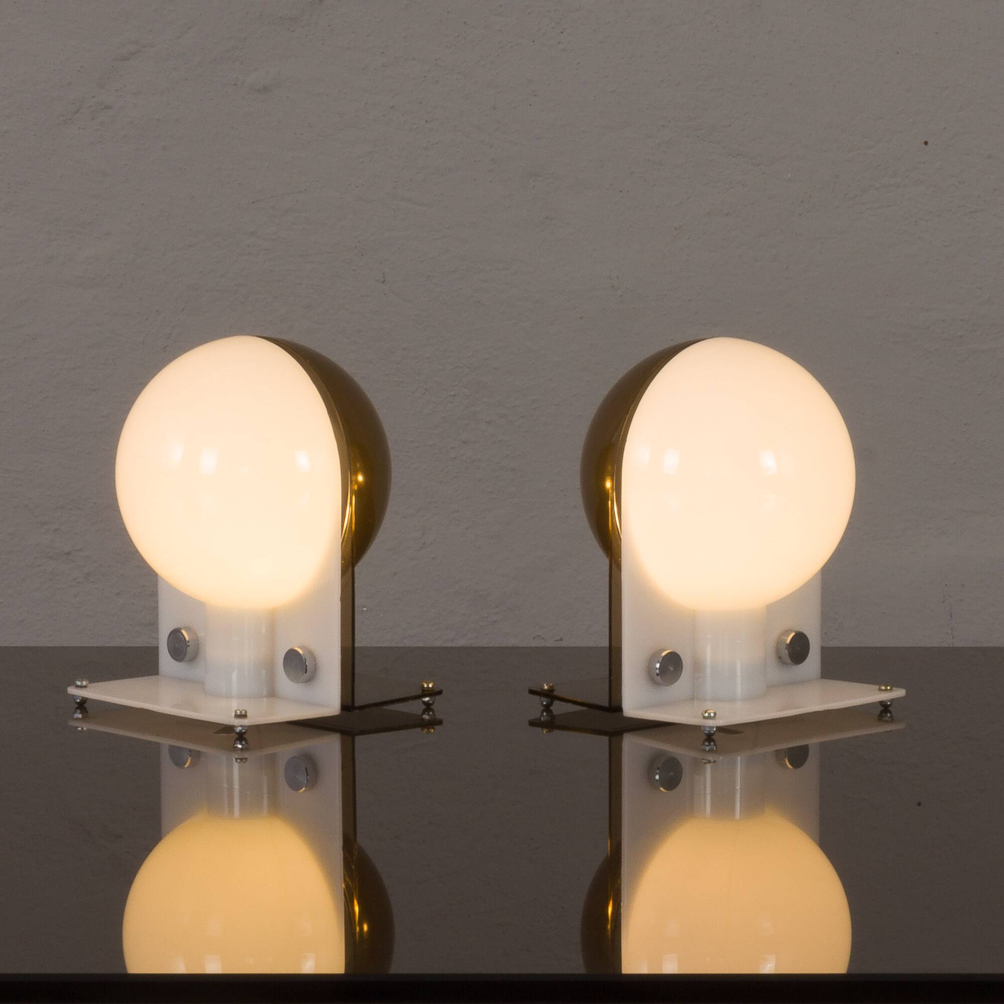 Pair of Sirio table lamps by Sergio Brazzoli & Ermanno Lampa for Guzzini