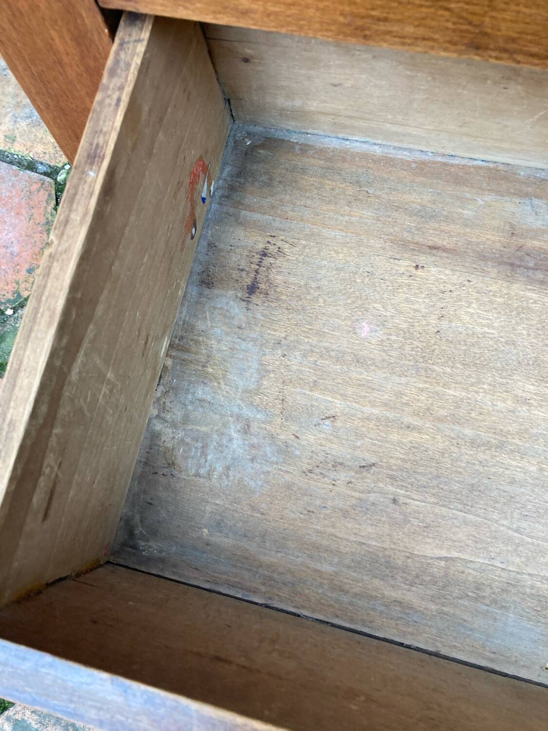 Antique chest of drawers