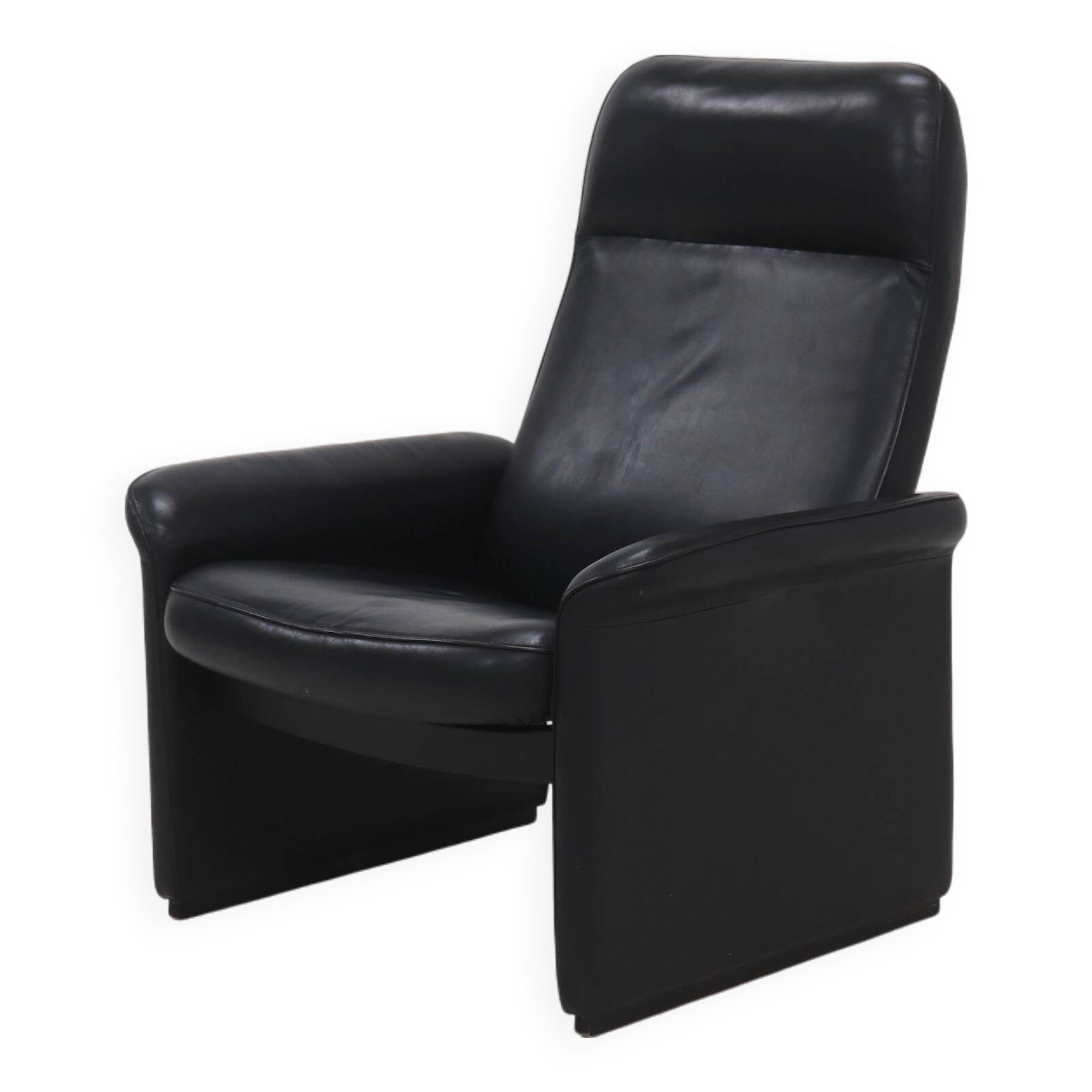 DS50 black leather lounge chair by De Sede Switzerland 1980s