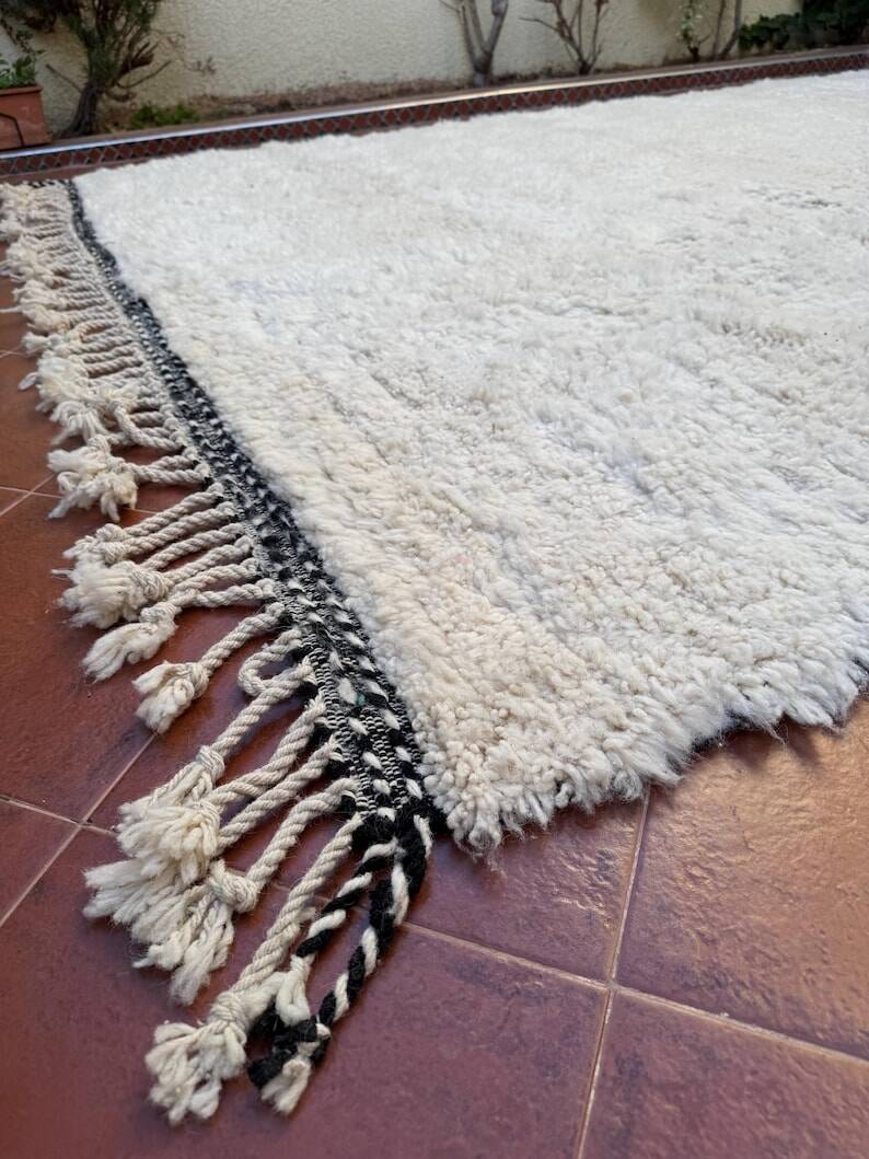 Tapis beni ouraine tissè main traditionnelle taille 200 x 300 cm