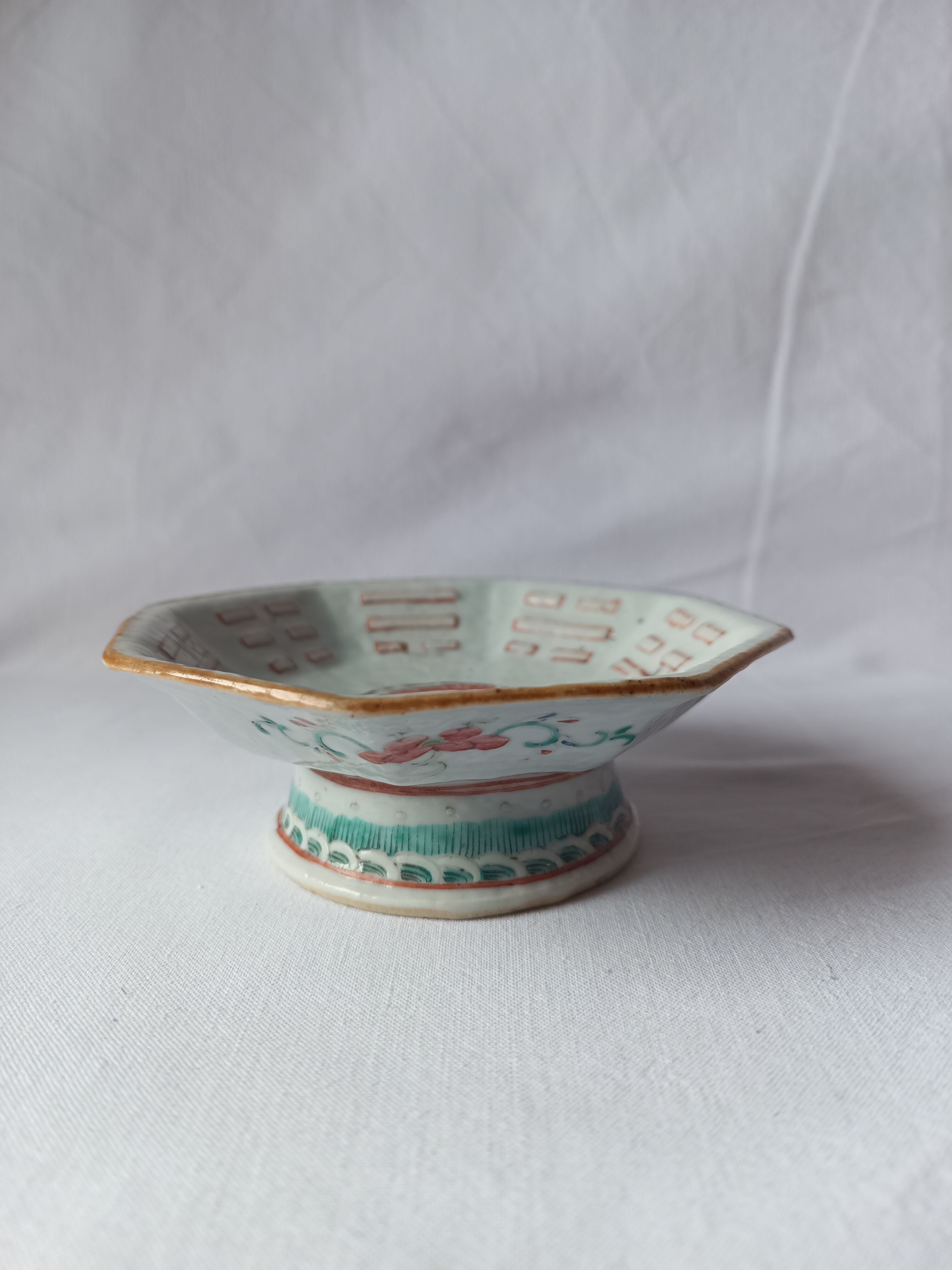 octagonal porcelain cup from China with Taoist Ying Yang decoration - c. 1900